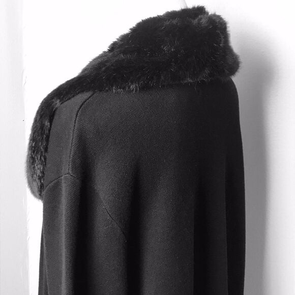 NWT Kasper Woman's Black Knit Sweater w/Removable Faux Fur Collar Size 3X - Picture 11 of 16